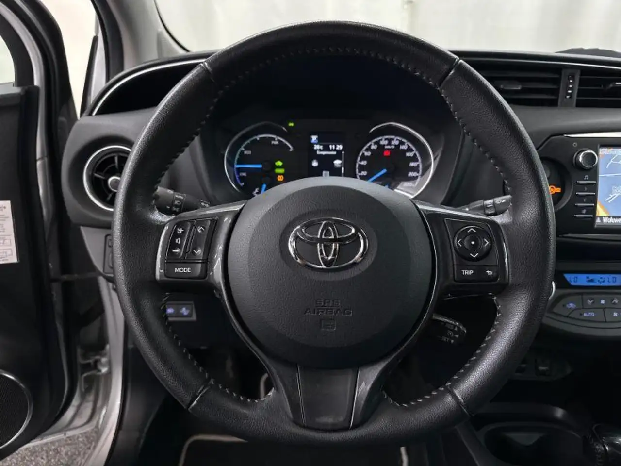 Toyota Yaris 99hp HEV Y20 GPS camera, миниатюра 19