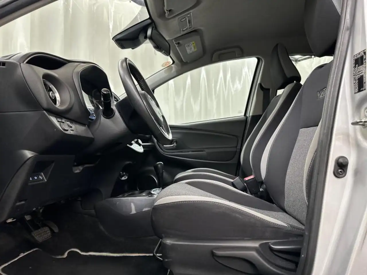 Toyota Yaris 99hp HEV Y20 GPS camera, миниатюра 17