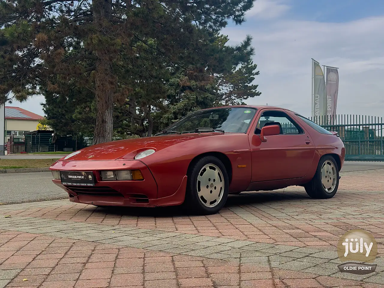 Porsche 928