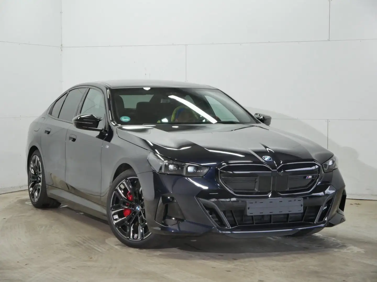 BMW i5 M60 xDrive Sitzbelüftung vorn, Glasdach, Limousine Schwarz - 2