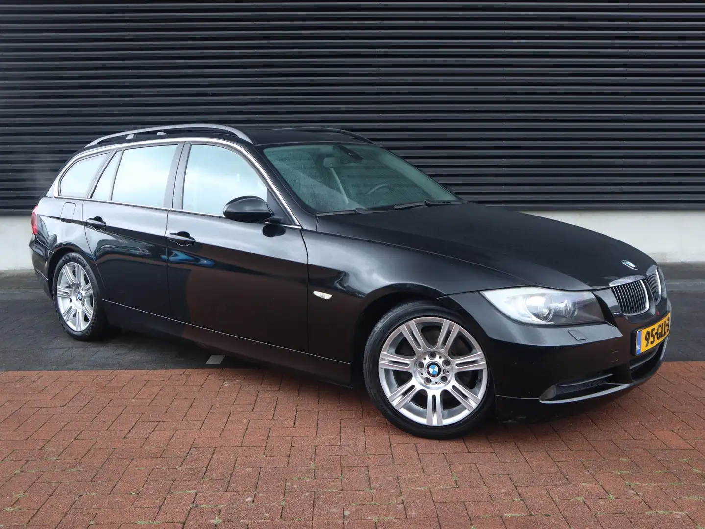 BMW 325 3-serie Touring 325i High Executive | Clima | Crui Black - 2
