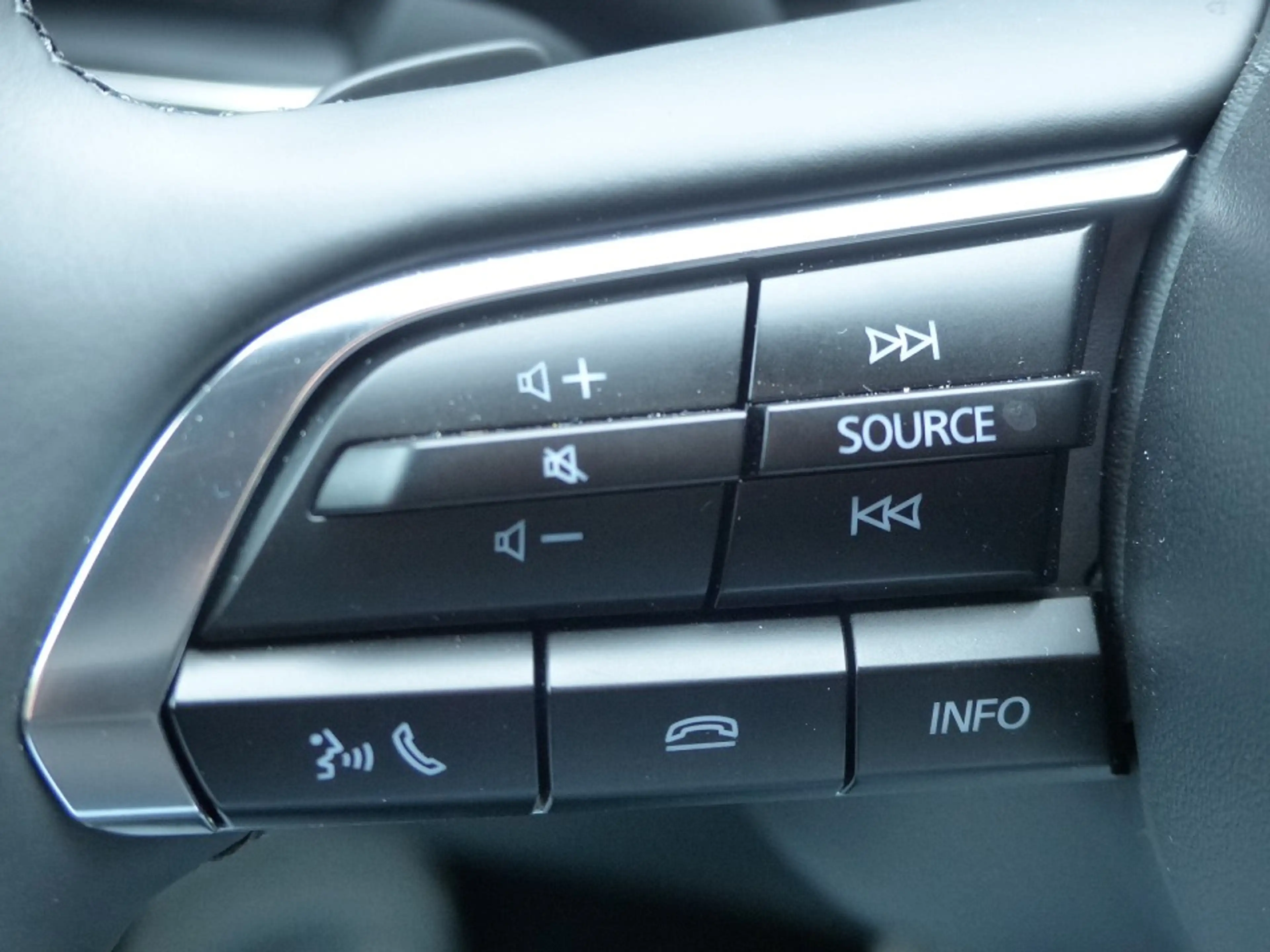 Mazda 3 2.5L e-SKYACTIV G 140ps 6AT FWD Exclusive-Line + G — photo 13