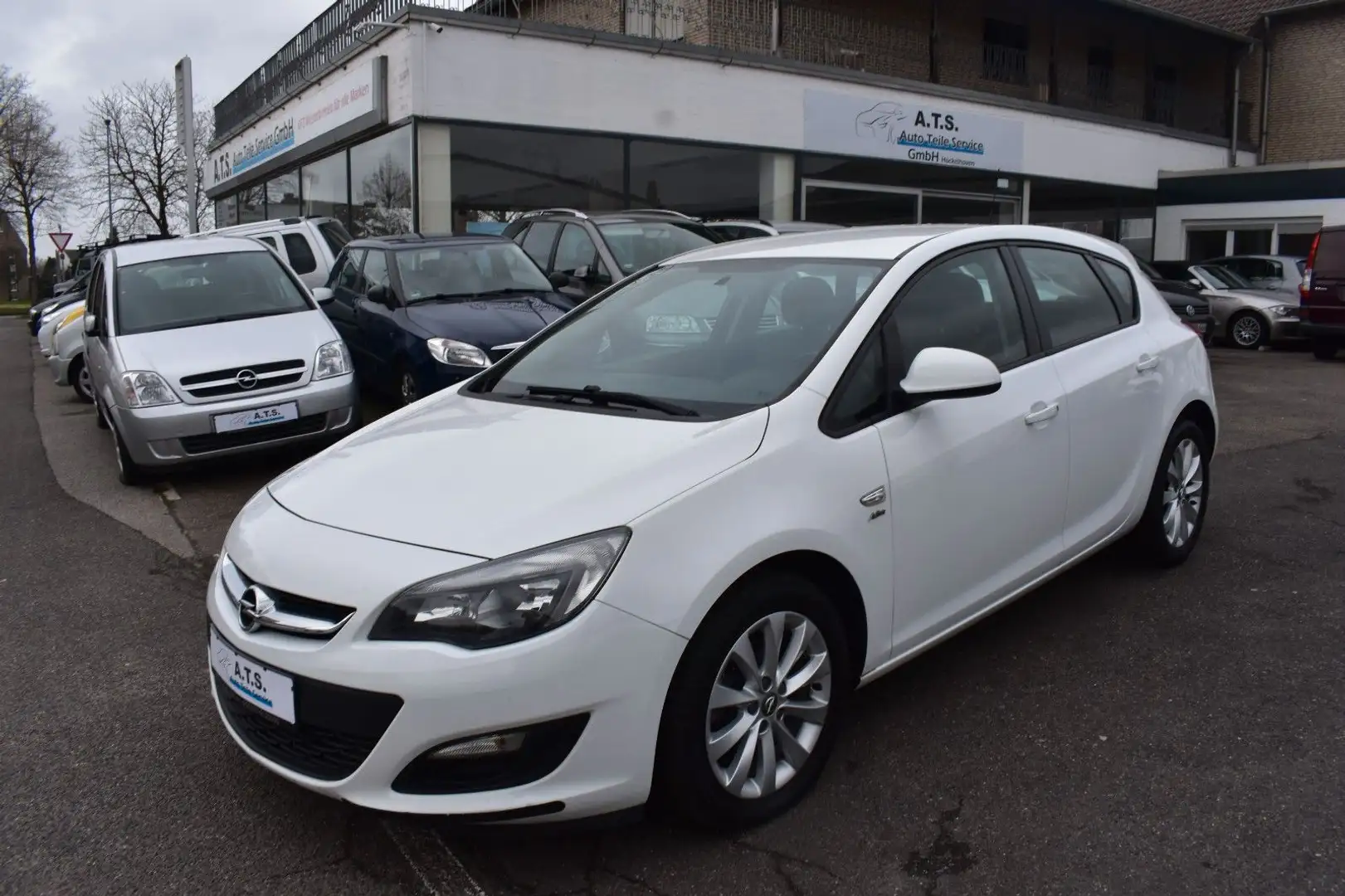 Opel Astra J Lim. 5-trg. Active 1.6 CDTI *AUX*1.HAND Wit - 1