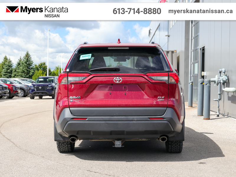 2022 Toyota RAV4 XLE  - Sunroof -  Power Liftgate - $260 B/W — снимка 1
