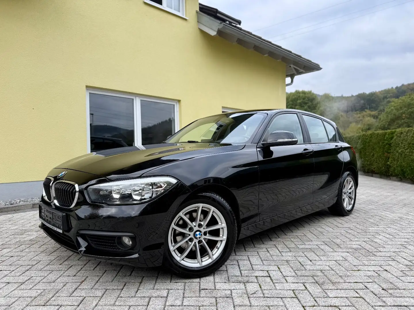 BMW 118 i Advantage-1.Hand-HU/AU bis 4/2027 Noir - 2