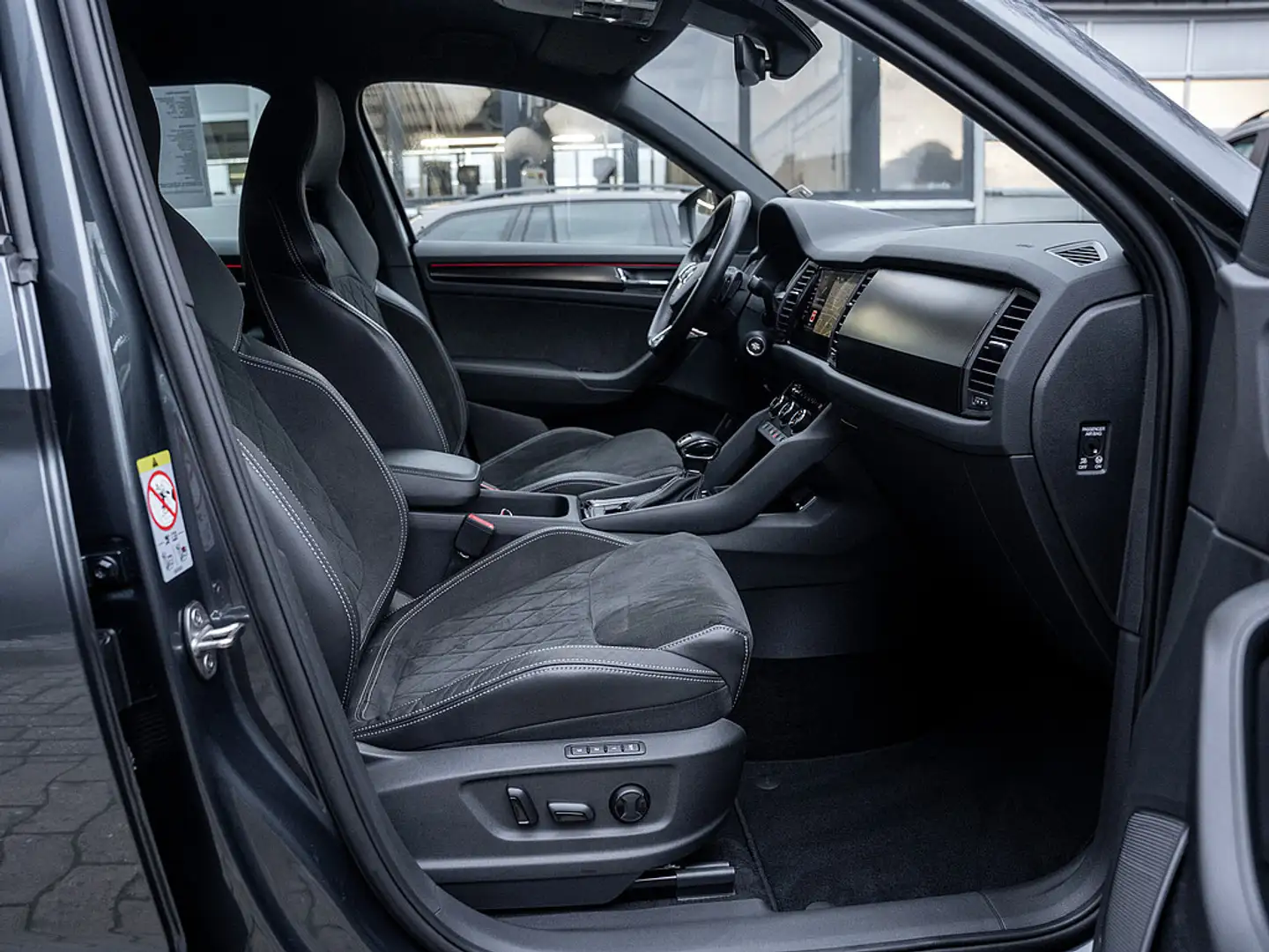 Skoda Kodiaq 2.0 TDI Sportline 4x4 AHK NAVI ACC CAN Gris - 2