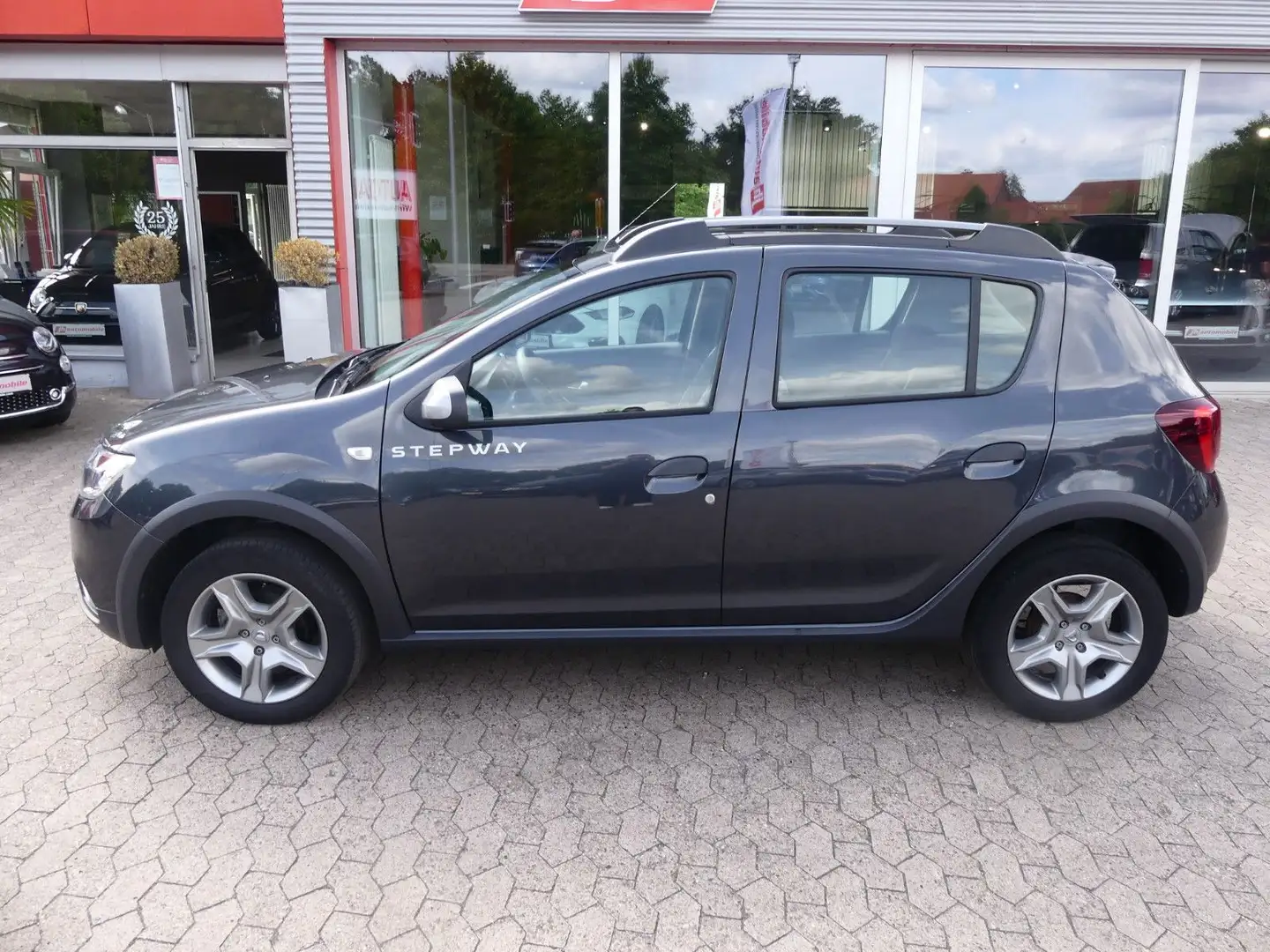 Dacia Sandero II Stepway Prestige Navi*SHZ*Kamera Grijs - 2