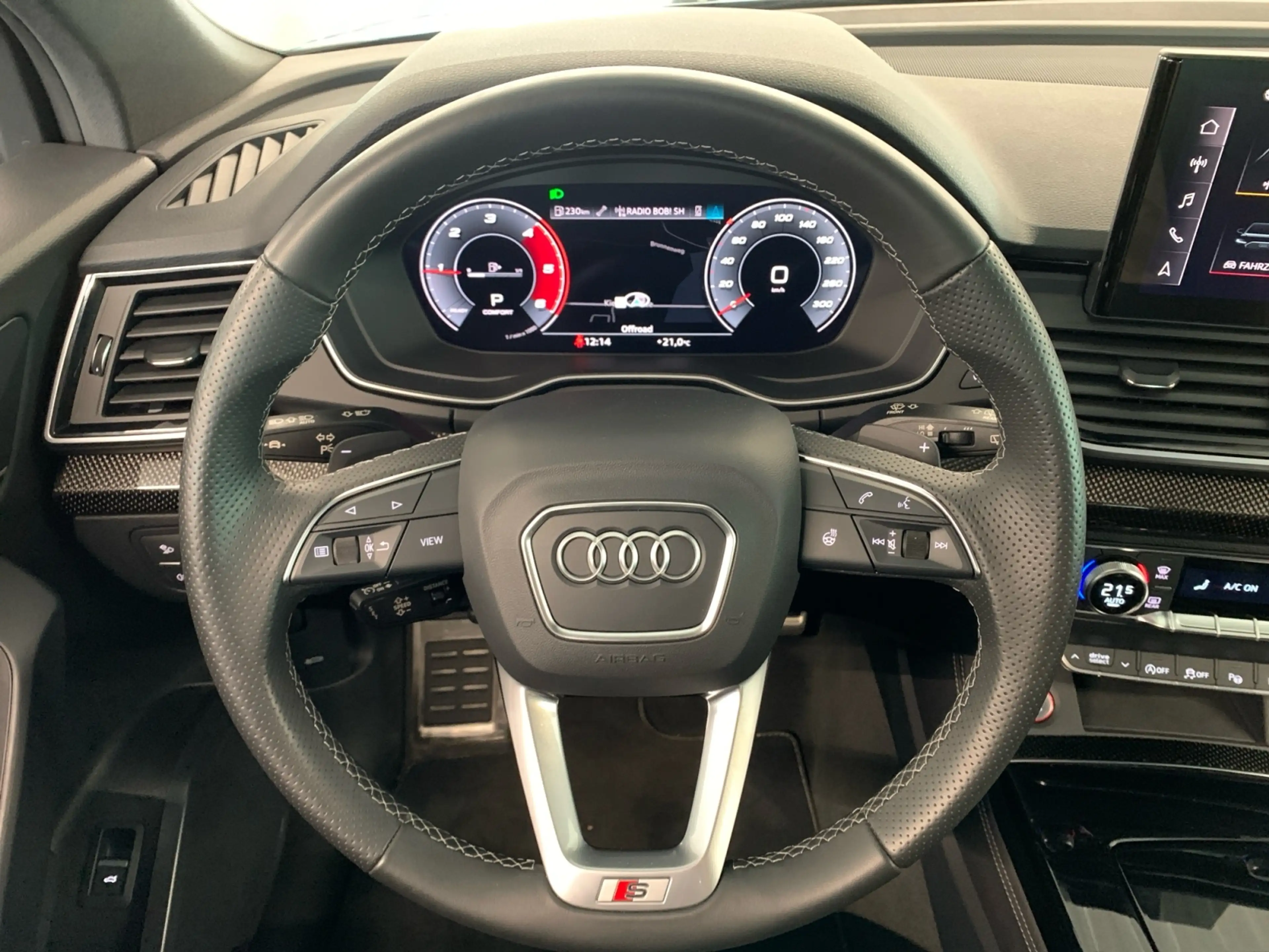 Audi SQ5 TDI AHK STHZG MATRIX HUD BLACK+ — photo 13
