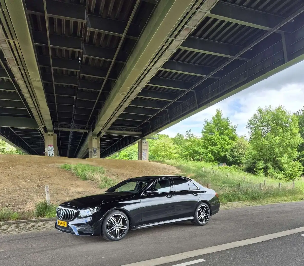 Mercedes-Benz E 200 Business Sol. Zwart - 2