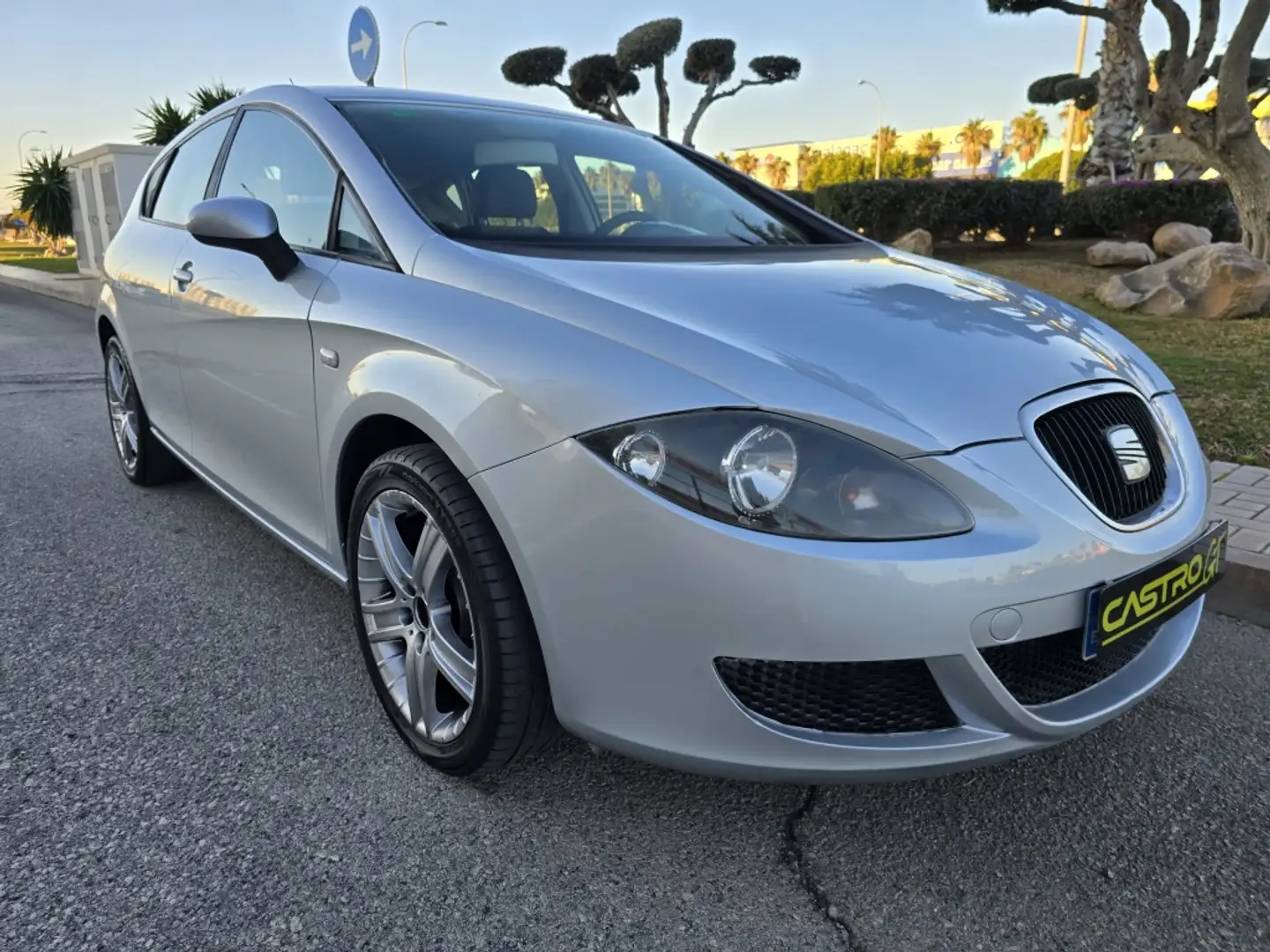 SEAT Leon 1.4 Reference Gris - 1