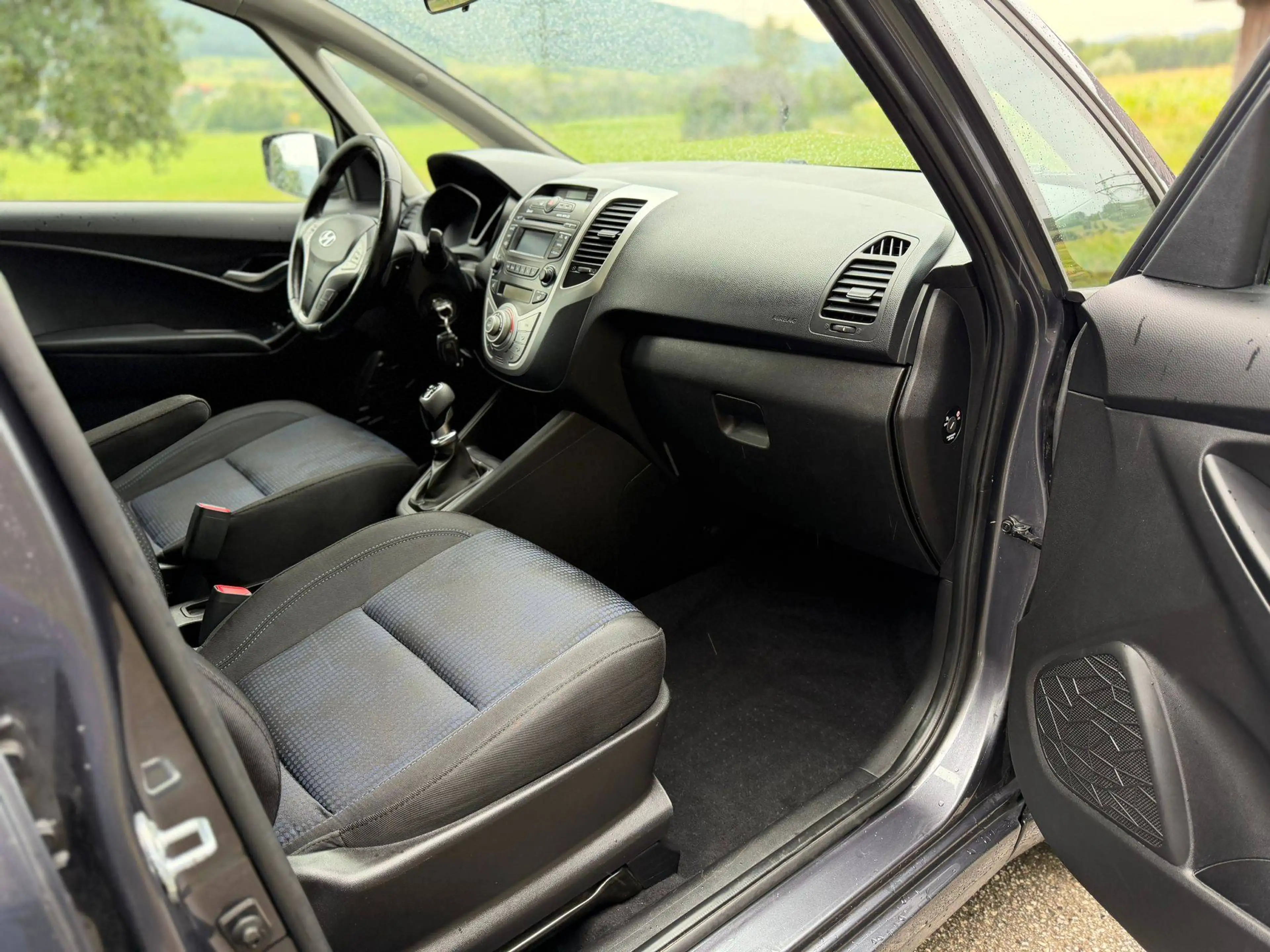 Hyundai iX20 Classic — photo 12