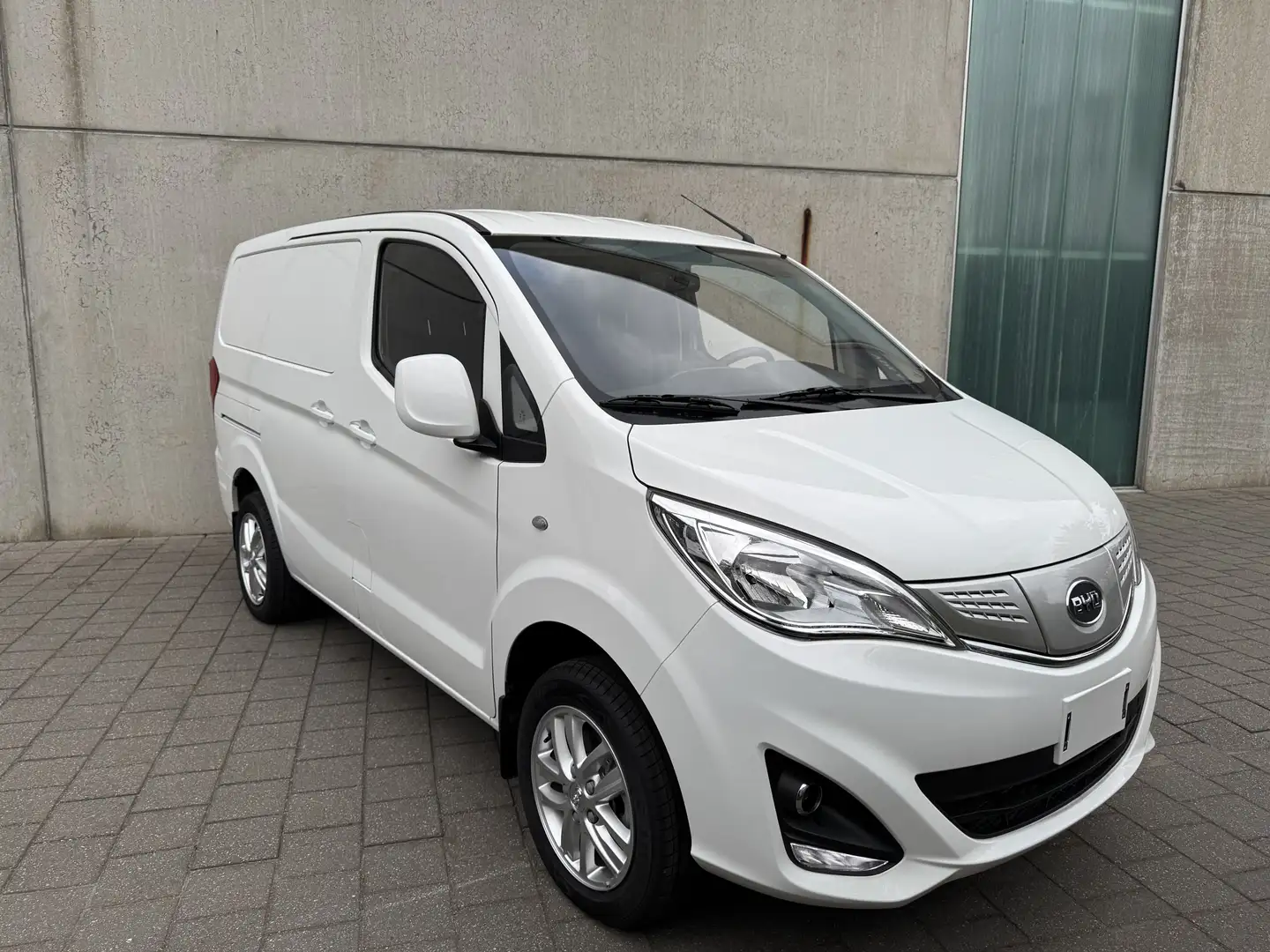 BYD T3 Blanco - 1