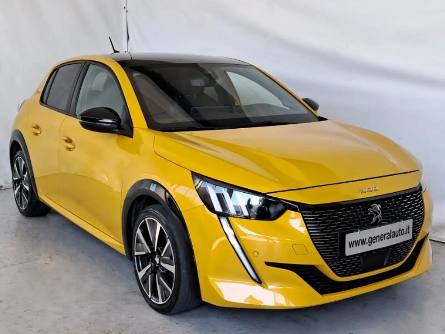 Peugeot 208 PureTech 100 S&S 5p. GT Line Geel - 2