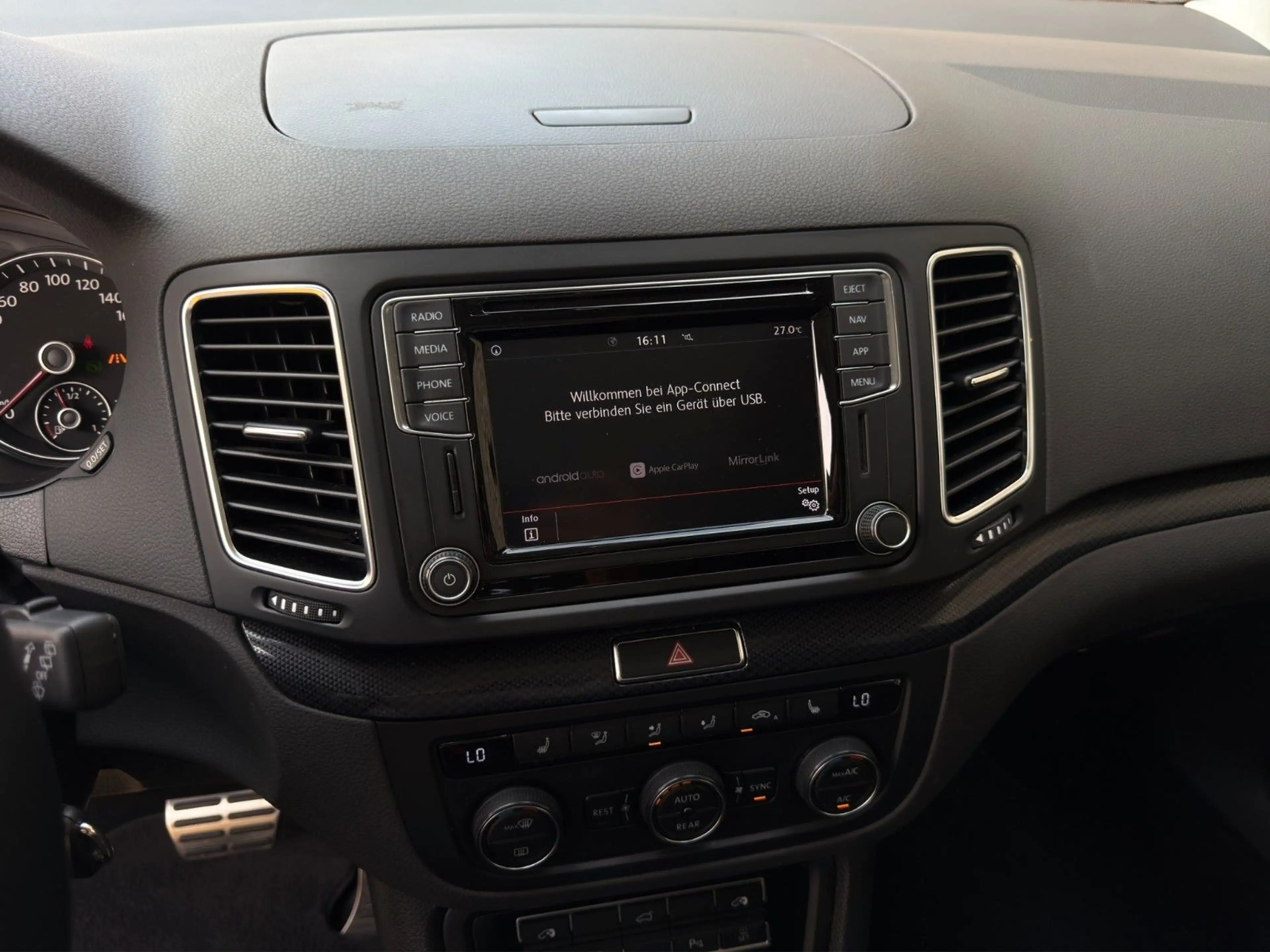 Volkswagen Sharan 2.0 TDI Comfortline United *7-Sitzer* — photo 31