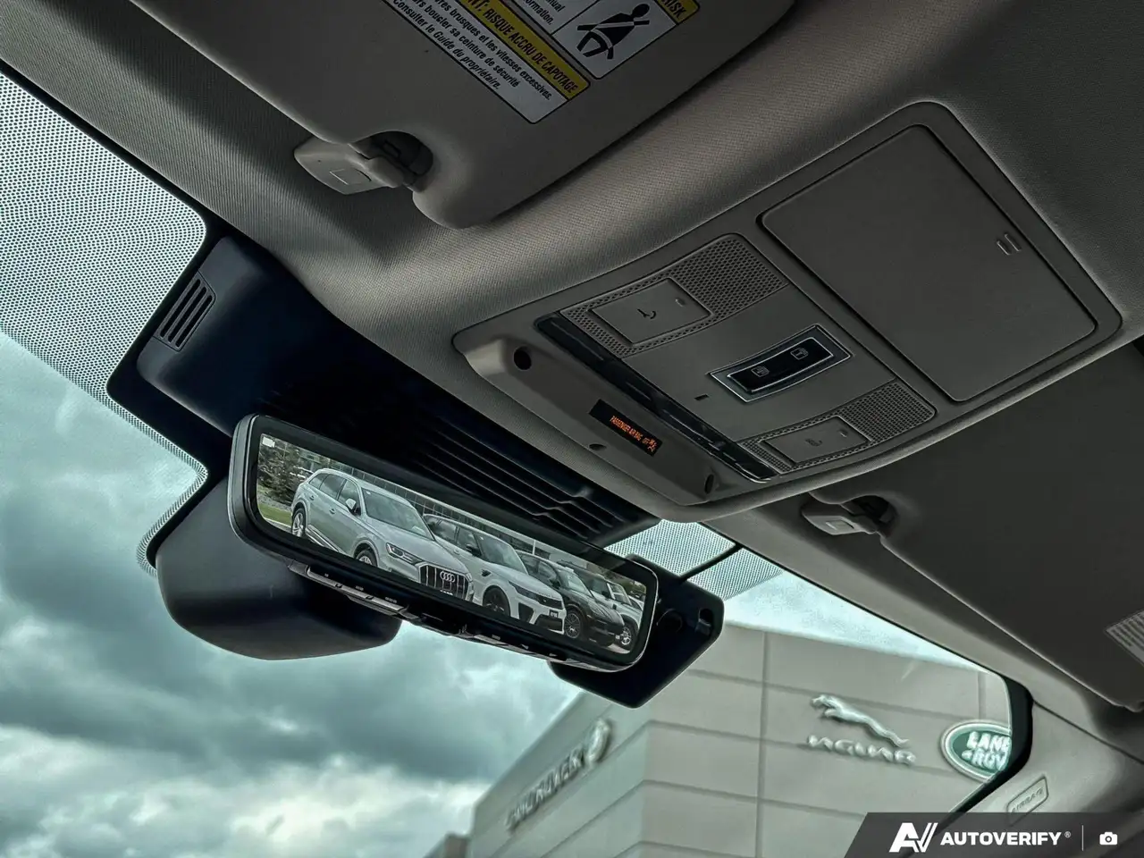 Land Rover Discovery Sport снимка Land Rover Discovery Sport
