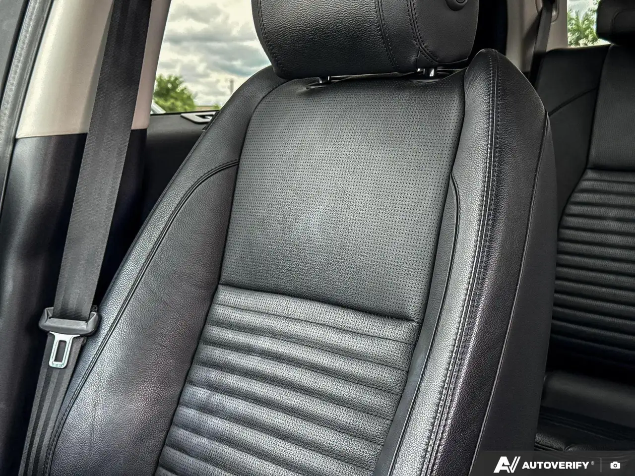 Land Rover Discovery Sport снимка Land Rover Discovery Sport