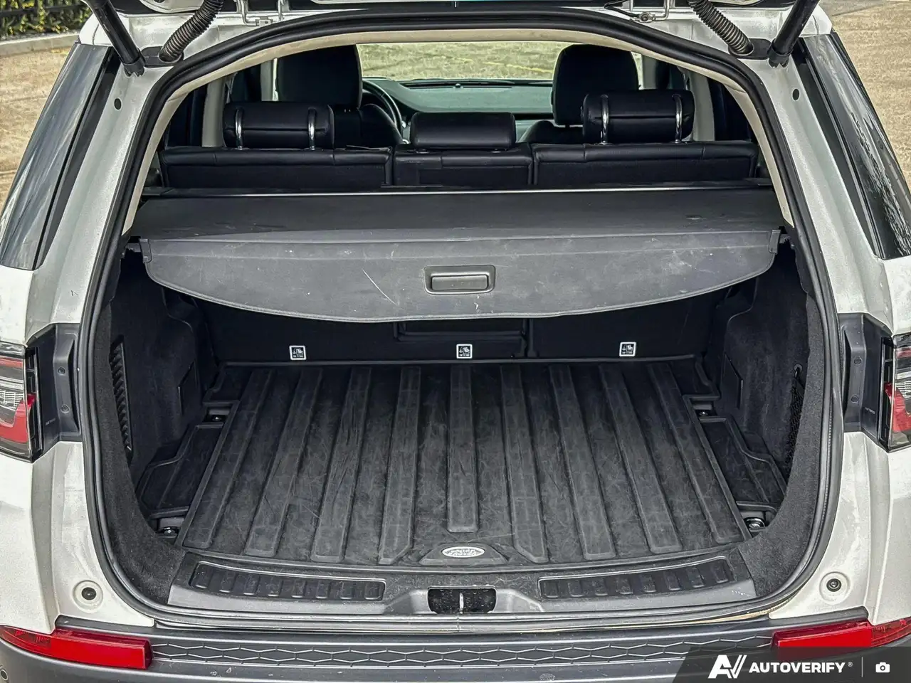 Land Rover Discovery Sport снимка Land Rover Discovery Sport
