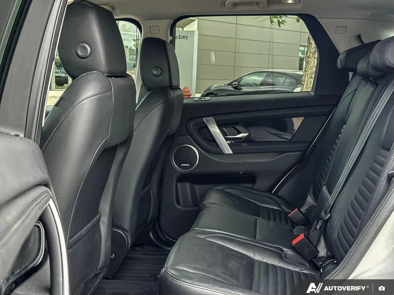 Land Rover Discovery Sport снимка Land Rover Discovery Sport