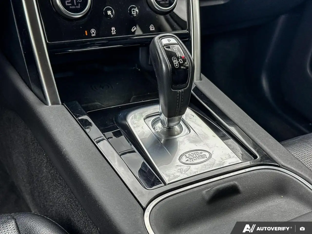 Land Rover Discovery Sport снимка Land Rover Discovery Sport