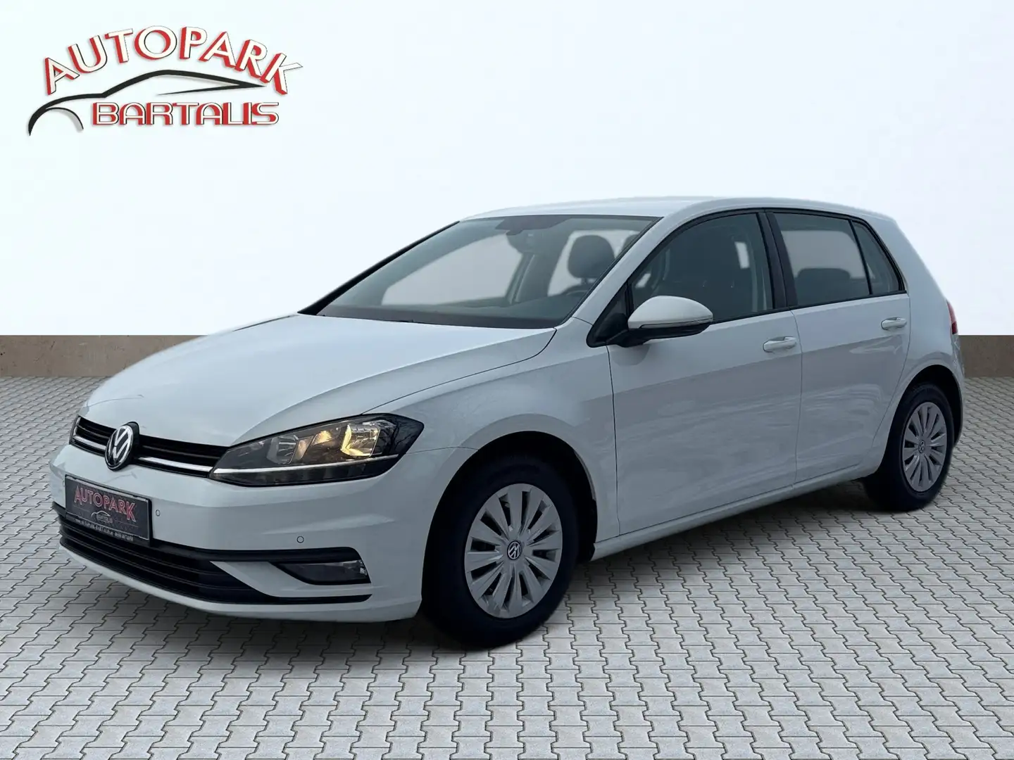 Volkswagen Golf Trendline BMT/Start-Stopp**1.BESITZ**NAVI**PDC** Weiß - 1