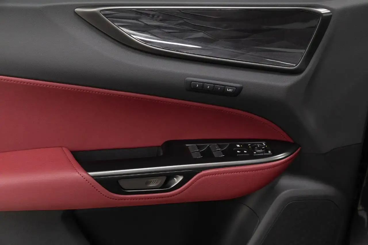Lexus NX снимка Lexus NX