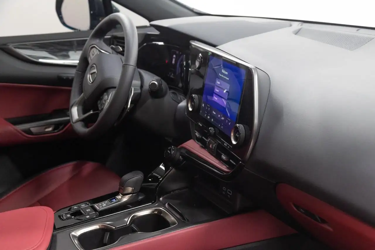 Lexus NX снимка Lexus NX