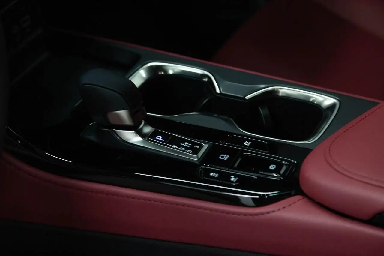 Lexus NX снимка Lexus NX