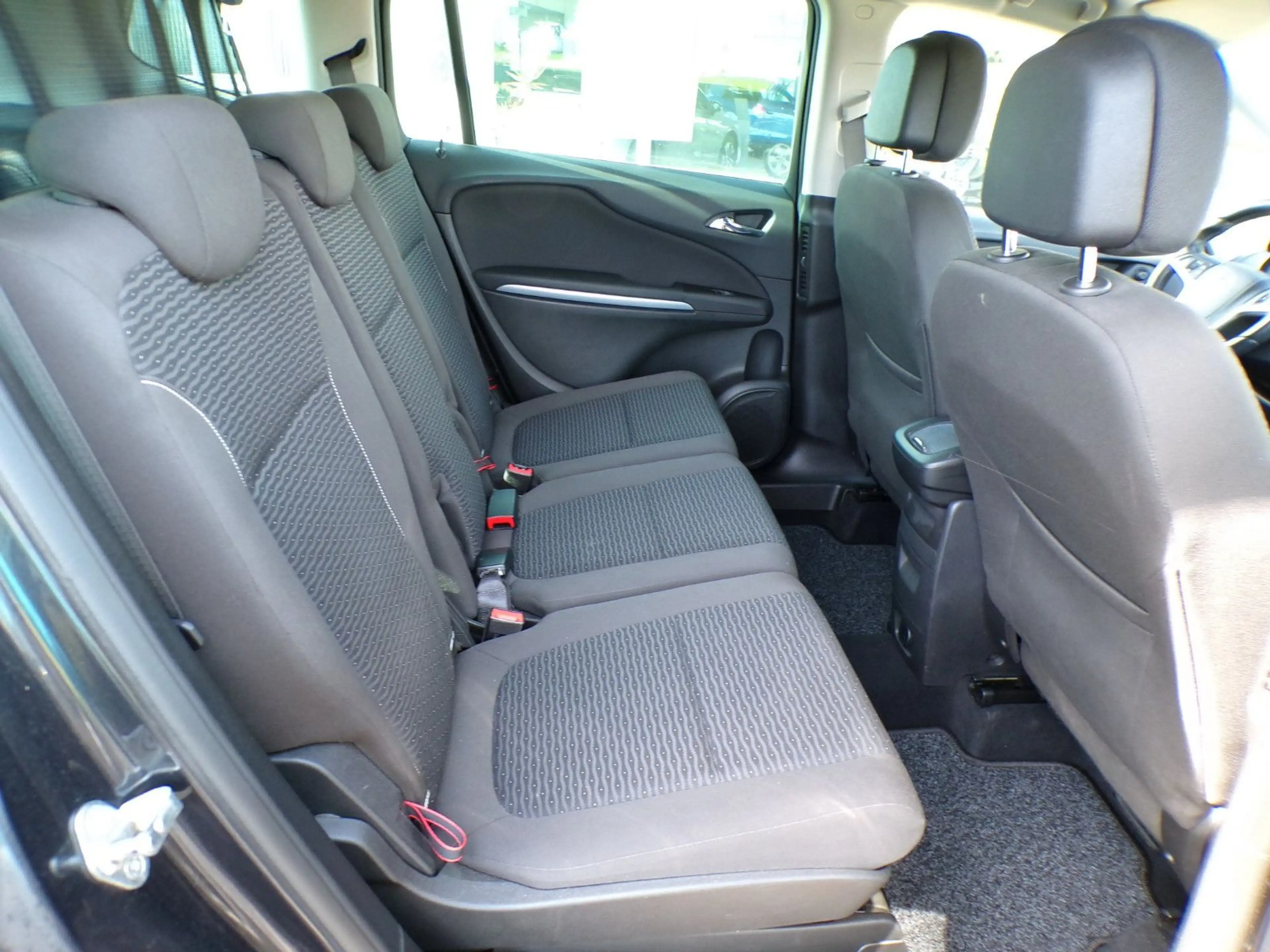 Opel Zafira C Tourer Drive — photo 13