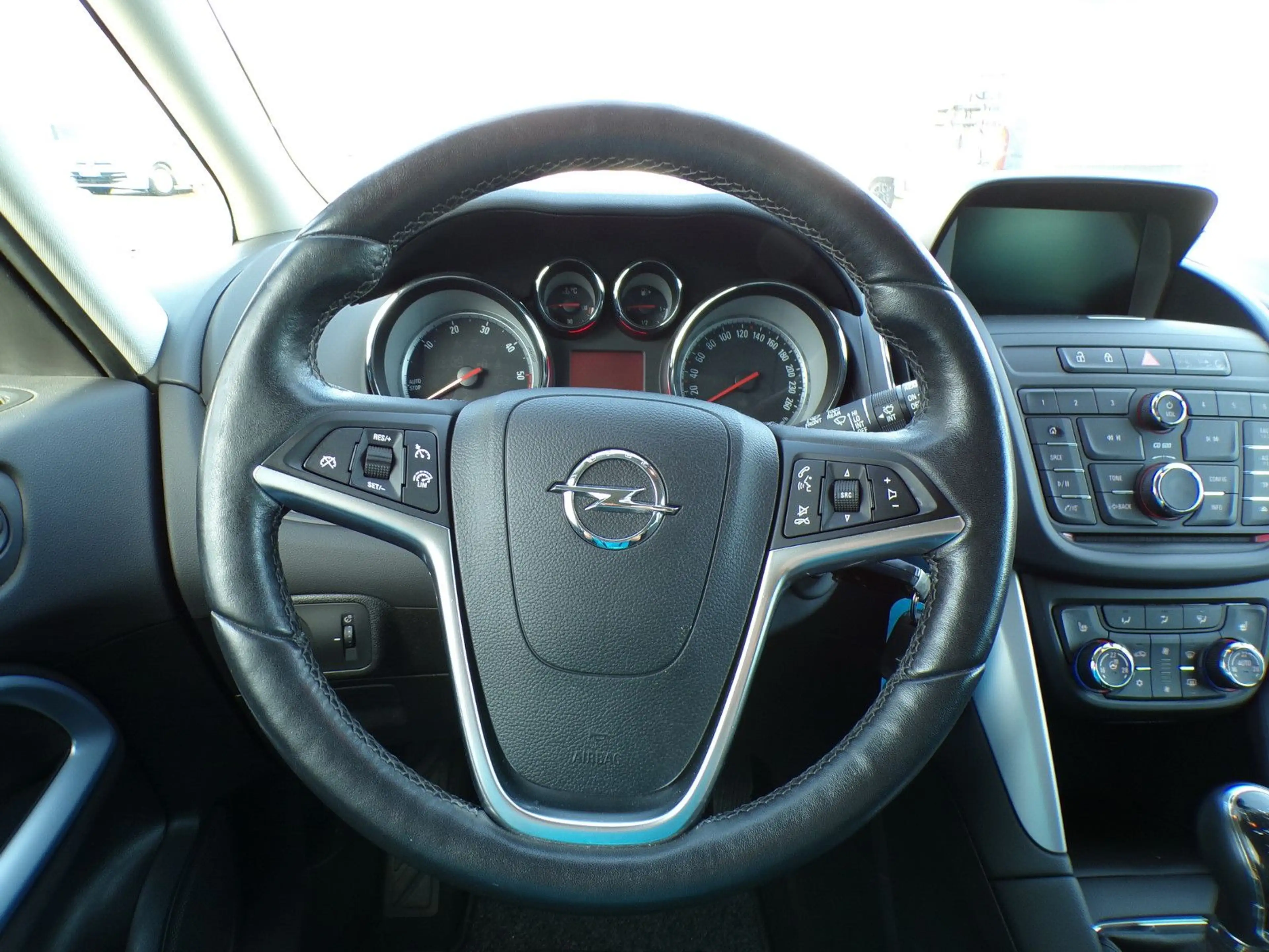 Opel Zafira C Tourer Drive — photo 15