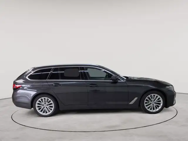 BMW 5 Series view 3