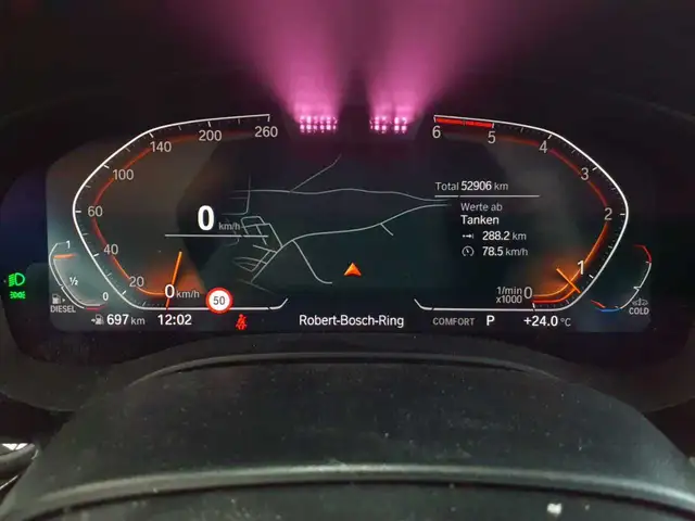 BMW 5 Series view 11