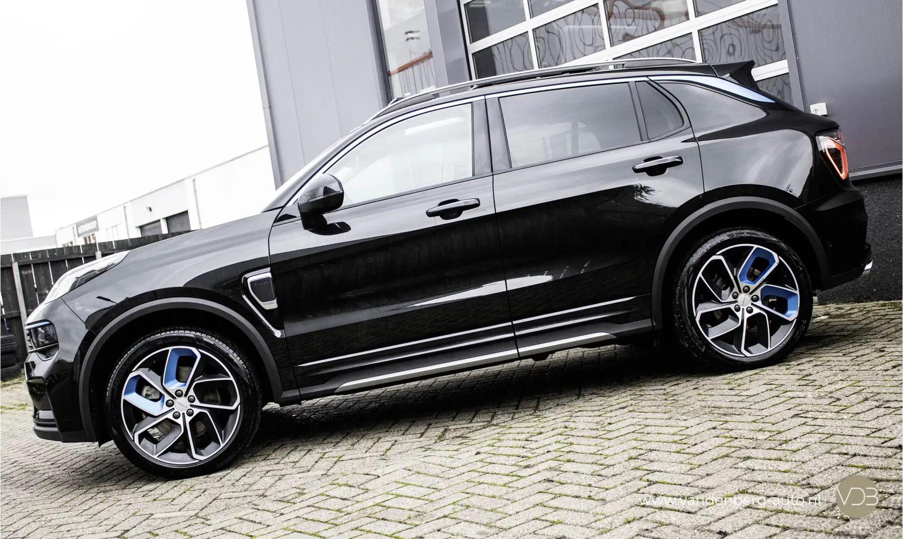 Lynk & Co 01 1.5 ORIGINEEL NL / 1e Eigenaar / BTW auto / Nette Noir - 2