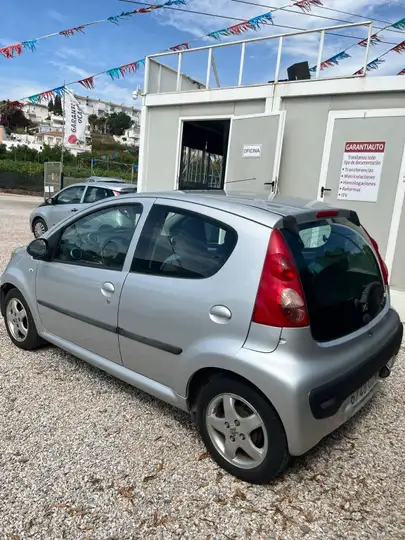 Peugeot 107 1.0i Urban Move 2 3p 2008