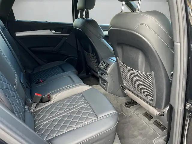 Audi Q5 view 12