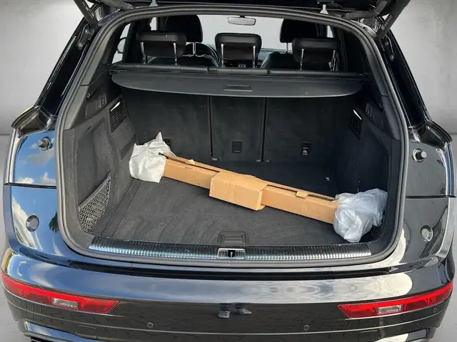 Audi Q5 view 5