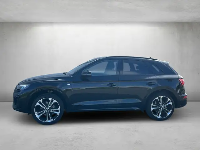 Audi Q5 view 2