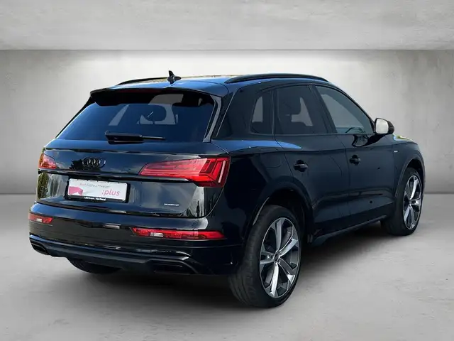 Audi Q5 view 3