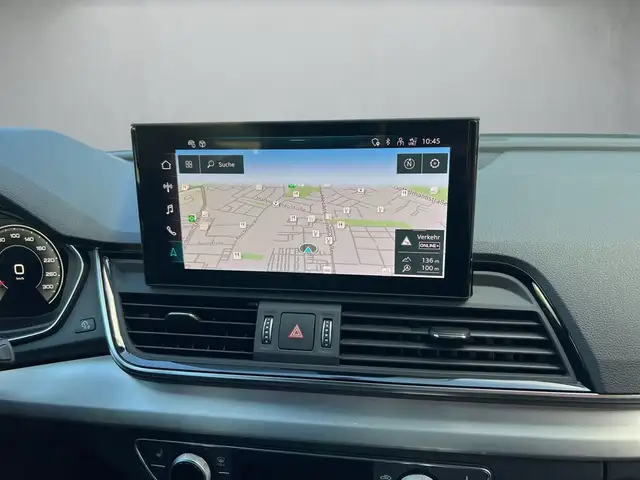 Audi Q5 view 10