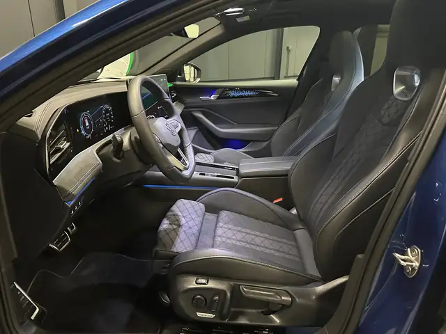 Volkswagen Passat view 15