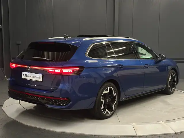 Volkswagen Passat view 5