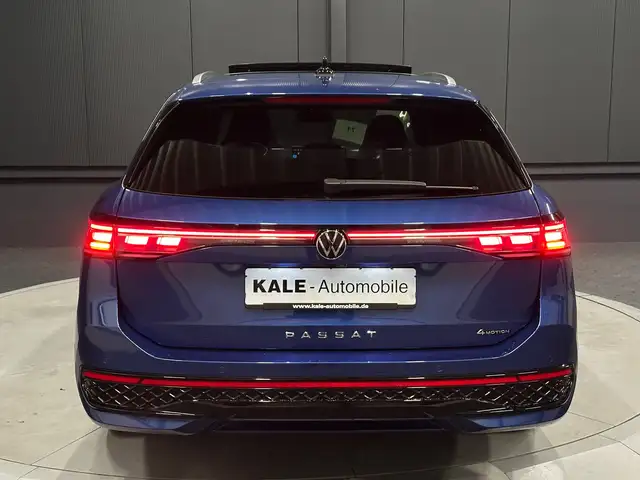 Volkswagen Passat view 4