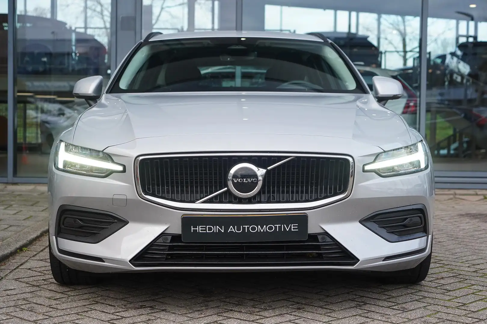 Volvo V60 2.0 B3 Core | Stoel & Stuurverwarming | Adaptieve Gris - 2