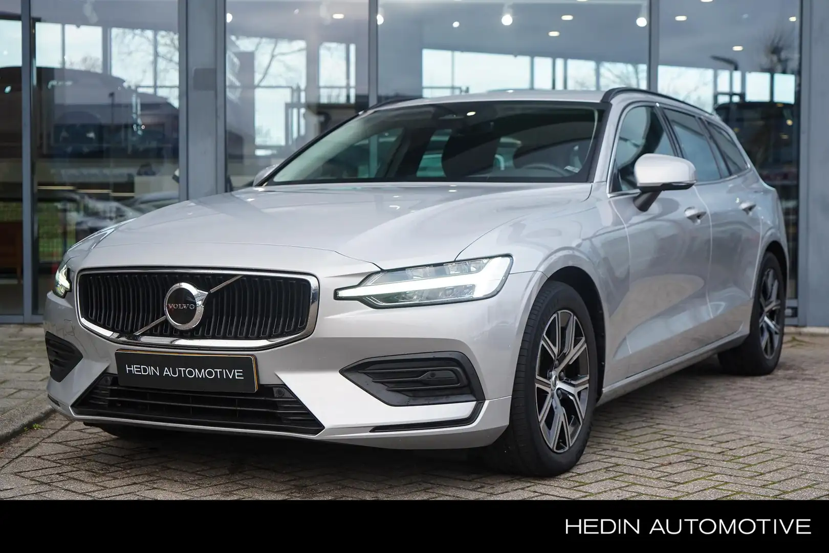 Volvo V60 2.0 B3 Core | Stoel & Stuurverwarming | Adaptieve Gris - 1