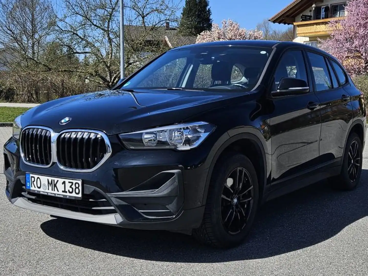 BMW X1 X1 Diesel sDrive18d Advantage Schwarz - 1