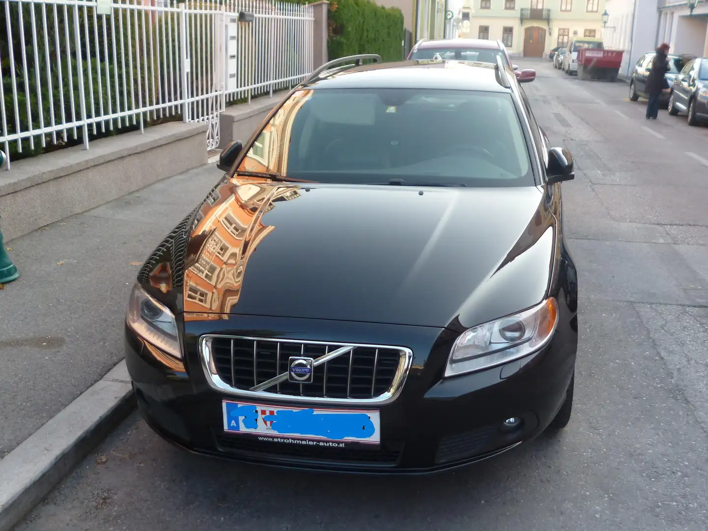 Volvo V70 V70 2,4 D Momentum Momentum Schwarz - 1