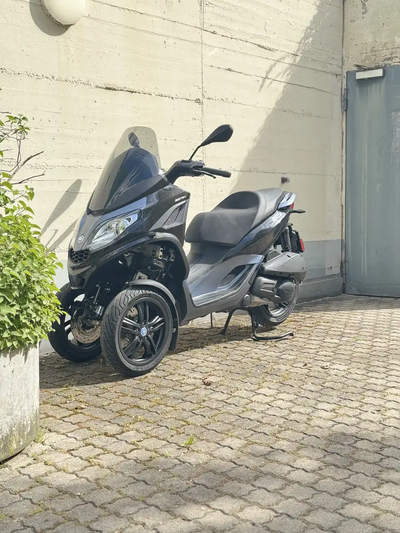 Piaggio MP3 300 HPE Schwarz - 2