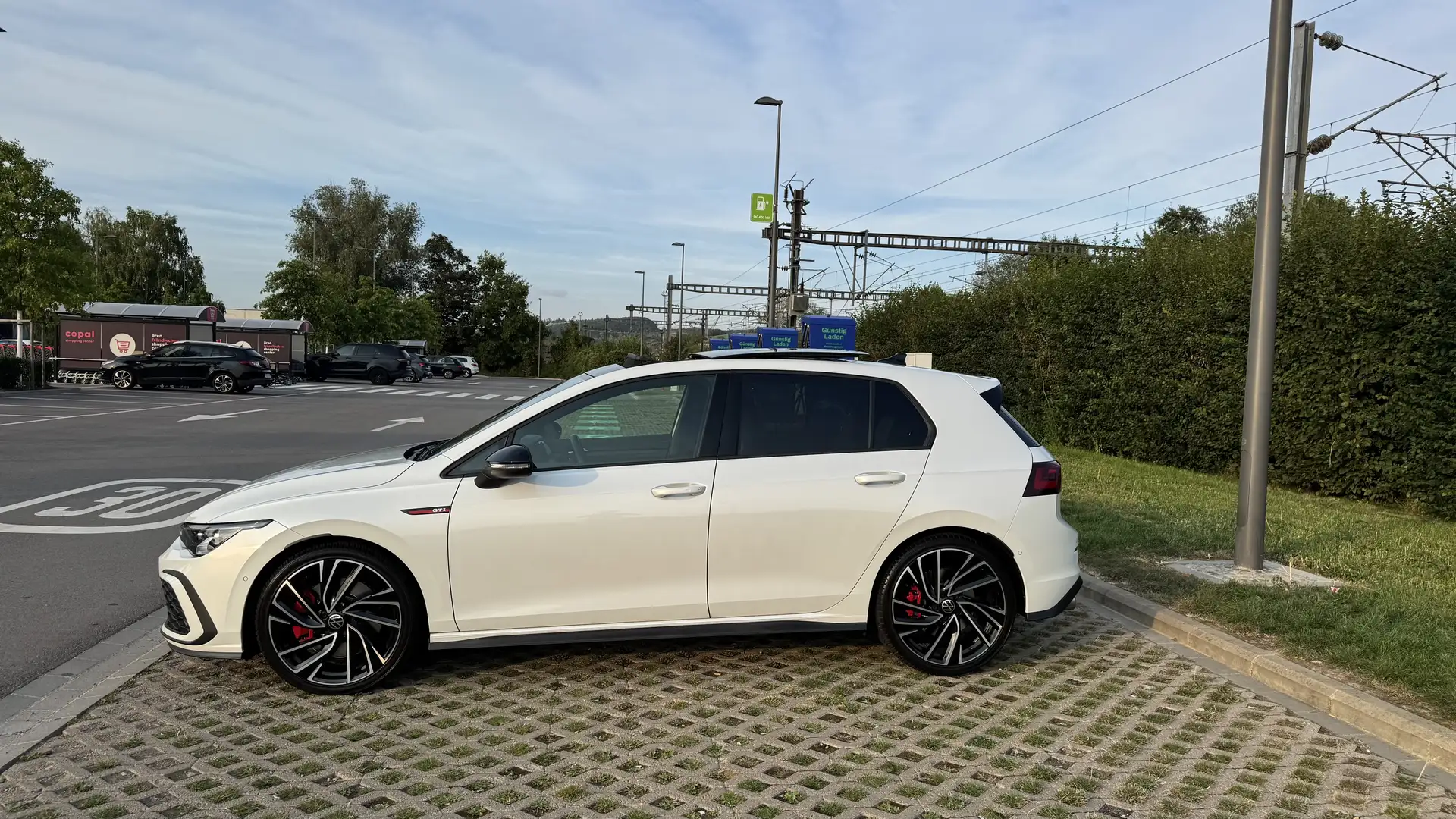 Volkswagen Golf GTI 2.0 TSI OPF DSG - 2