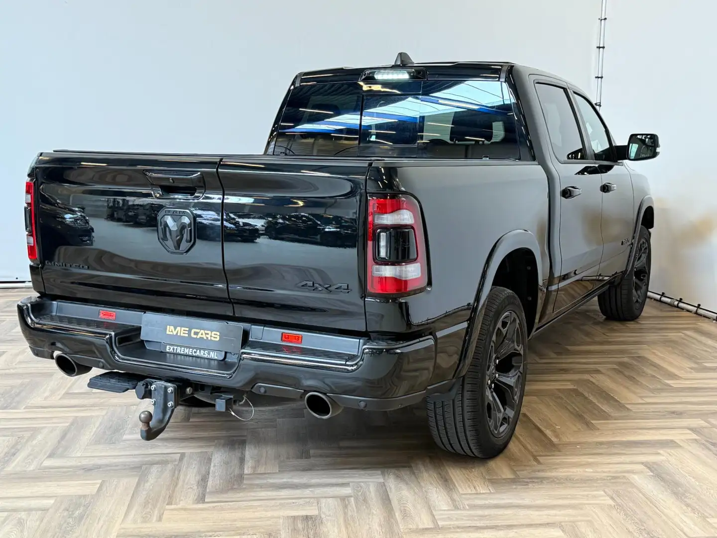 Dodge RAM 1500 5.7 V8 4x4 Limited NIGHT ,PANO, LUCHTVERING , Nero - 2