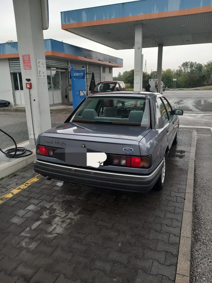 Ford Sierra 5p 2.0i twin cam Ghia - 2