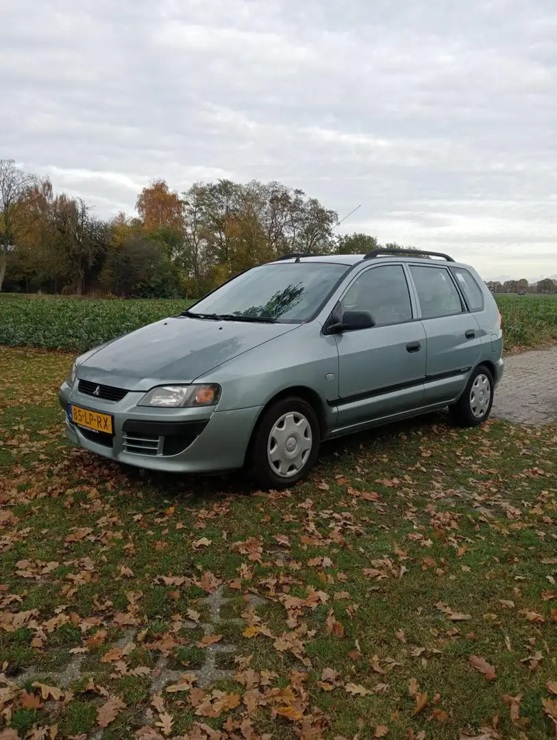 Mitsubishi Space Star 1.6 Family Grau - 2